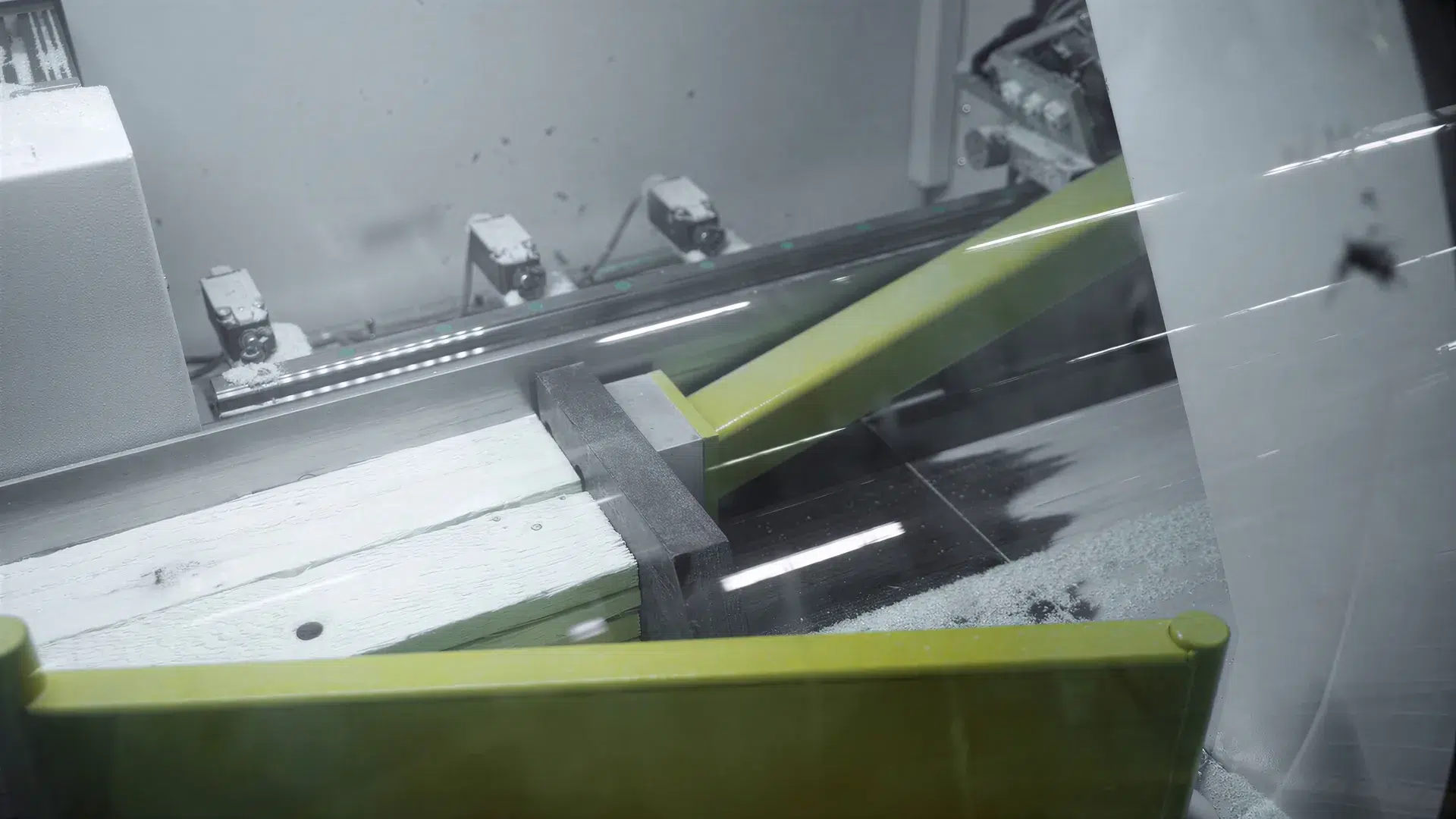 Timber in the production equipment in Genarp.